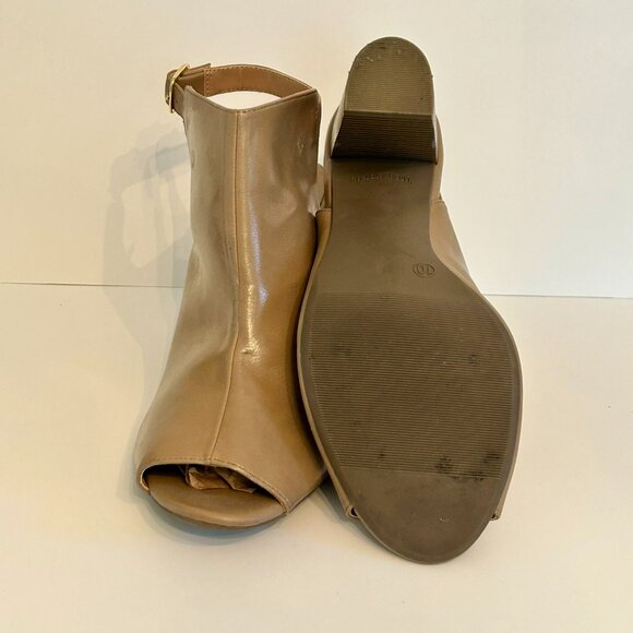 Old Navy Sling Back Peep Toe Stacked Heel Bootie in Beige Size 10 - Picture 11 of 11